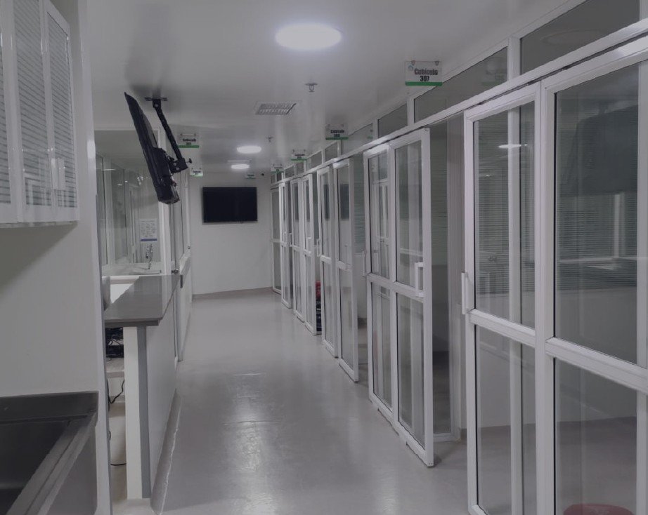 Recursos Clínica Salud Divina imagen de pasillo hospital